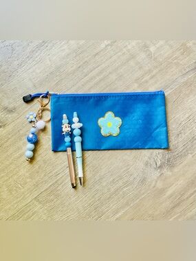 NEW📚 Homemade Crafted Bag Charm & Beaded Pens w/ Pouch